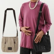 Valentino エレガント 人気 Divinaショルダーバッグ SOFIA VALENTINO エレガント ショルダーバッグ